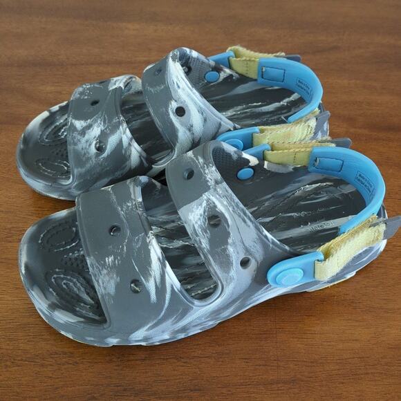 CROCS - KIDS CLS ALL-TERRAIN MARBLED SANDAL J2 and J3 - Picture 3 of 8